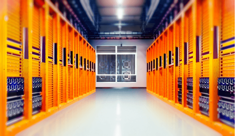 幼鹏建成中国最大自动驾驶智算中心“扶摇”，主题模型训练时长从7天缩短至1幼时